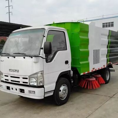 ISUZU विशेष प्रयोजन ट्रक 3cbm सड़क स्वीपिंग ट्रक मिनी स्ट्रीट क्लीनिंग मशीन