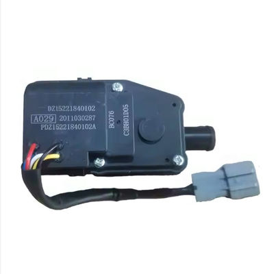 500 मिमी व्हीलबेस 600L+300L ईंधन क्षमता और 7 टन / 9 टन फ्रंट एक्सल क्षमता वाला भारी शुल्क ट्रैक्टर ट्रक